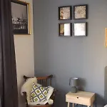 Bleak House - Bauhaus In Greener 부다페스트