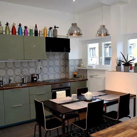 Bleak House - Bauhaus In Greener Apartment Budapest