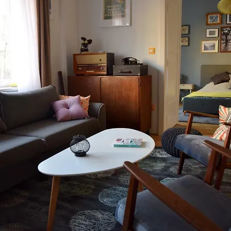 Apartment Bleak House - Bauhaus In Greener Budapest